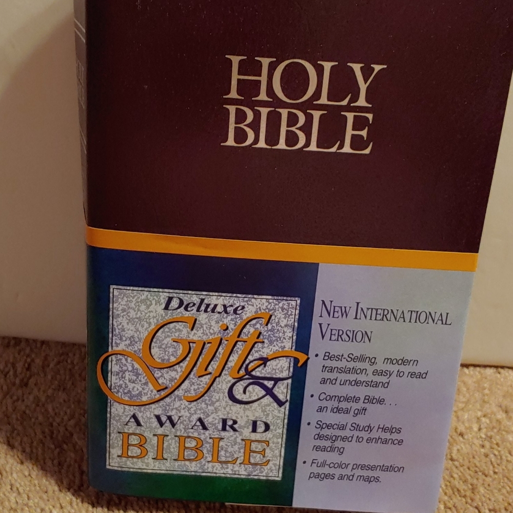 $  HOLY BIBLE   New International  Version  SALE SALE   . Marked Down.